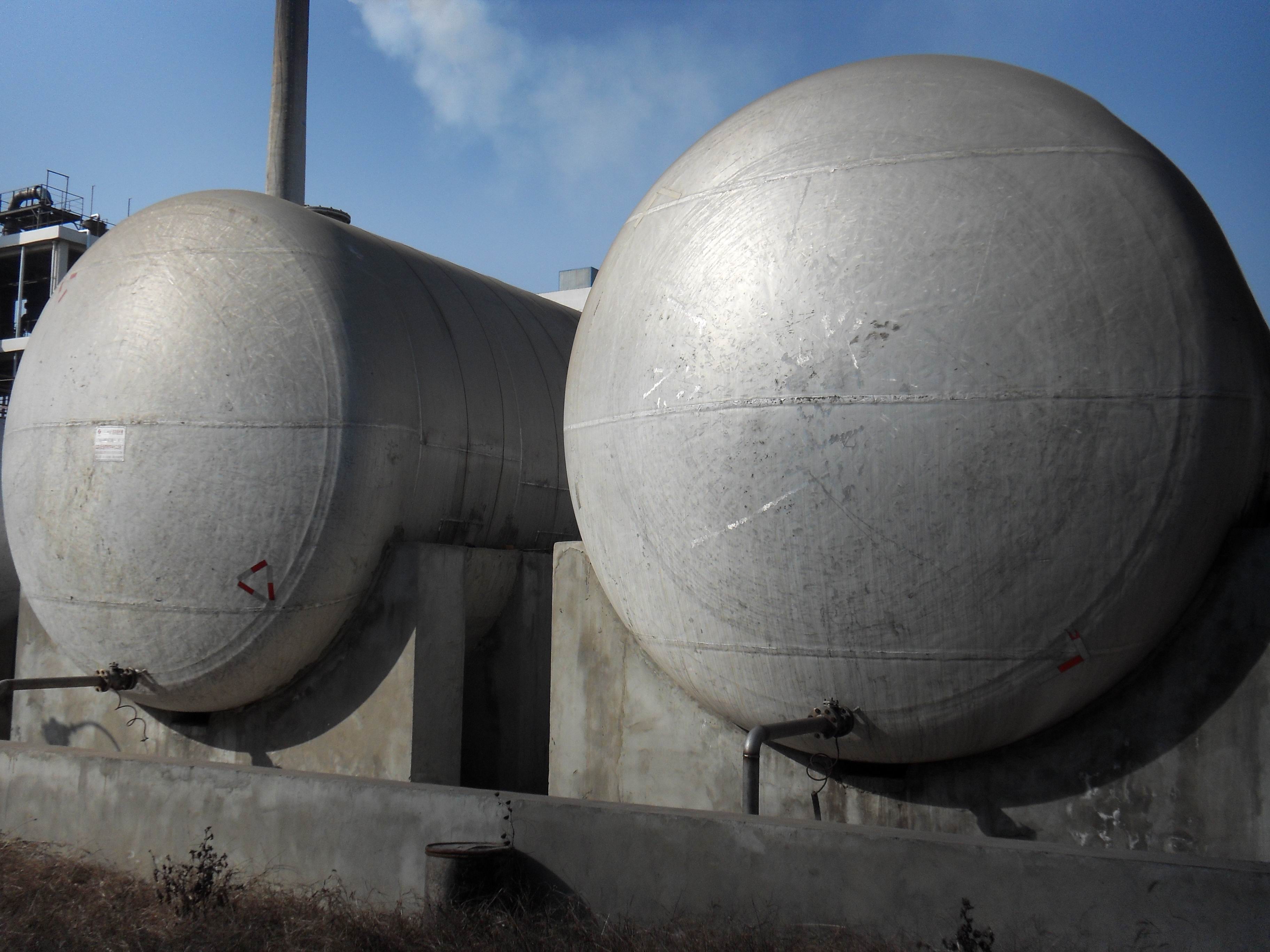 八一(yī)化工360立方硝酸(suan)儲罐